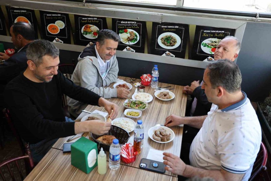 Kuzu Değil, Hindi Boynu Eti