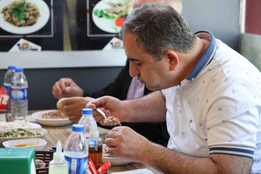 Kuzu Değil, Hindi Boynu Eti