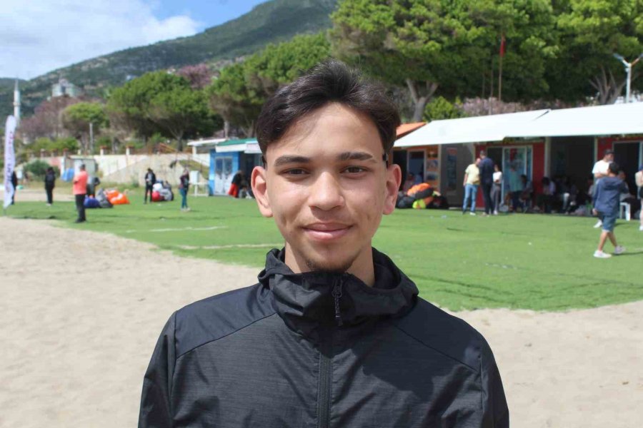 Türkiye Yamaç Paraşütü Akdeniz Bölgesi Hedef Yarışması Alanya’da Yapıldı