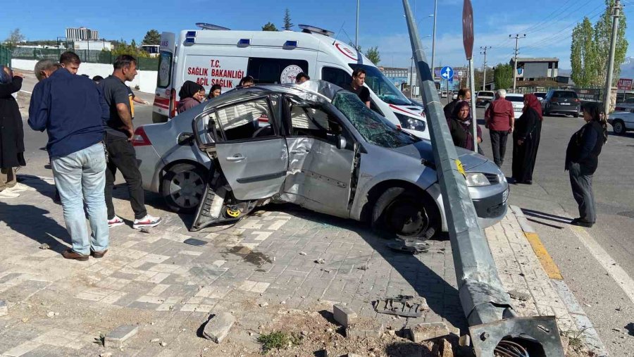 Alkollü Direksiyon Başına Geçti, Kaza Yapınca "bindirin Götürün" Dedi