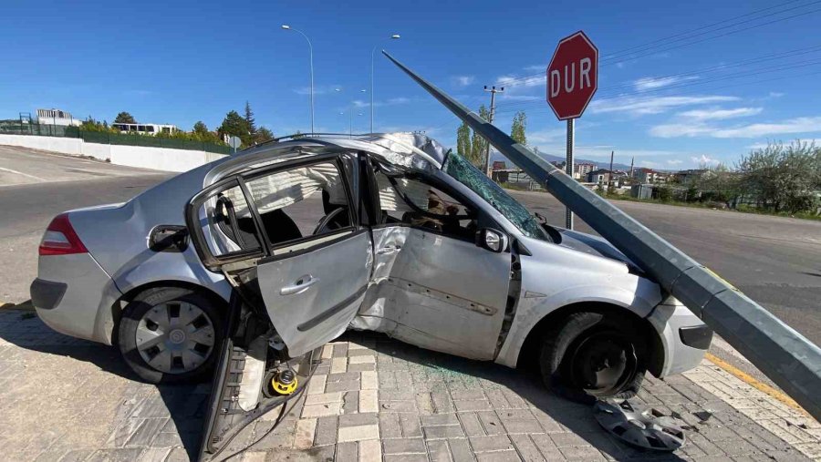 Alkollü Direksiyon Başına Geçti, Kaza Yapınca "bindirin Götürün" Dedi