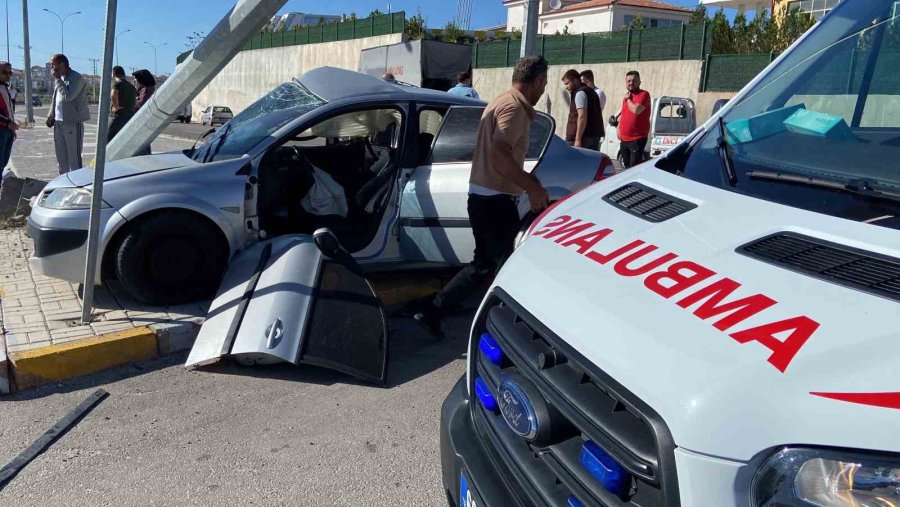 Alkollü Direksiyon Başına Geçti, Kaza Yapınca "bindirin Götürün" Dedi