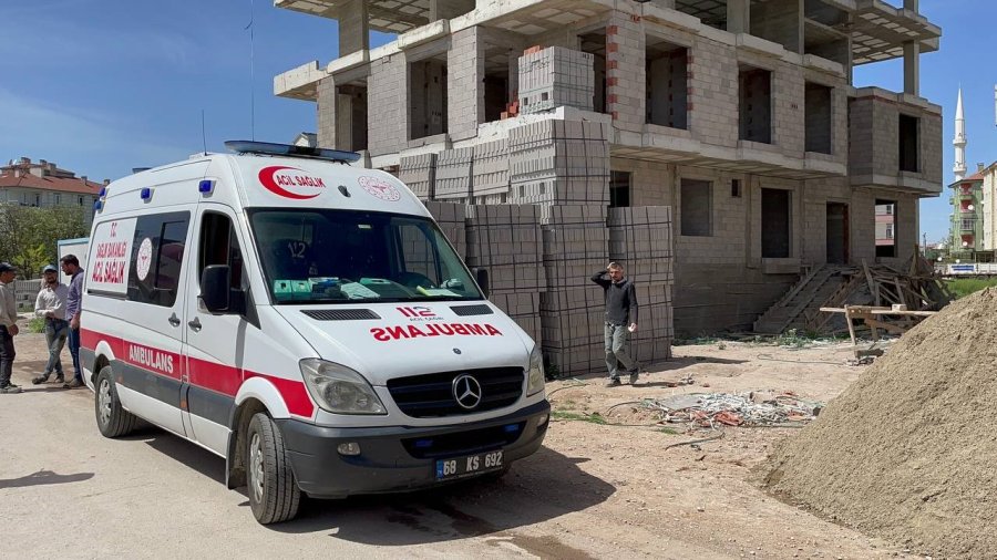 İnşatta Kalp Krizi Geçiren İşçi Hayatını Kaybetti