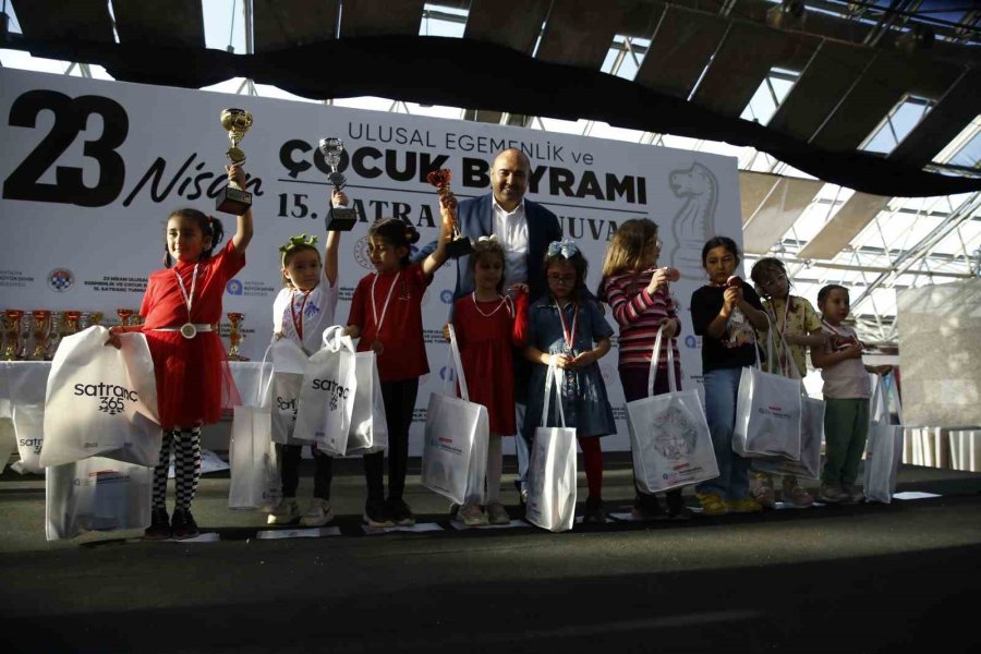 23 Nisan Satranç Turnuvası Sona Erdi