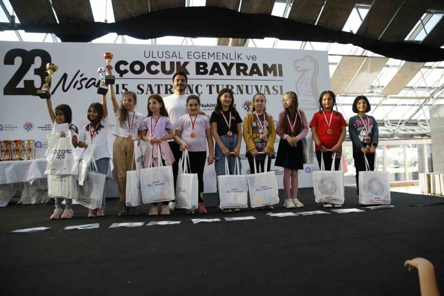 23 Nisan Satranç Turnuvası Sona Erdi