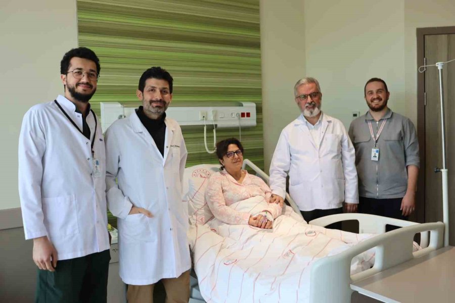 Beyin Tümörünü Burun Deliğinden Çıkardılar