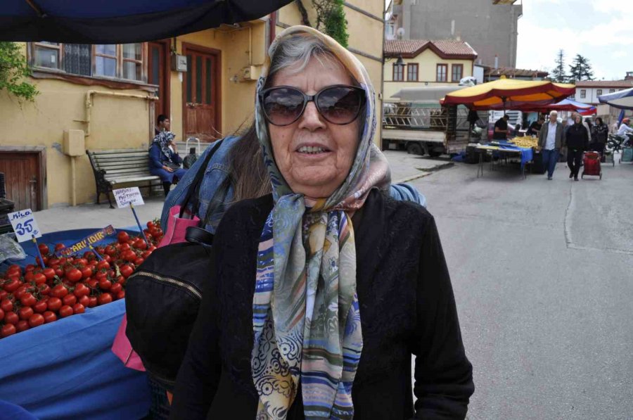 Sıcaklıkların Artmasıyla Pazar Tezgâhlarında Fiyatlar Yarıya Kadar Düştü