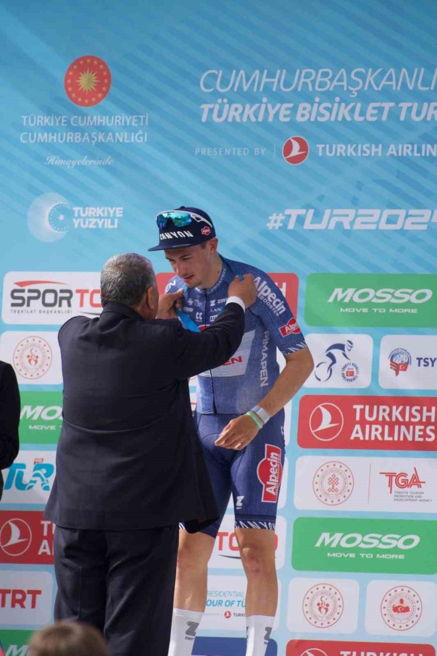 59. Cumhurbaşkanlığı Türkiye Bisiklet Turu’nun Kemer-kaş Etabını Max Kanter Kazandı