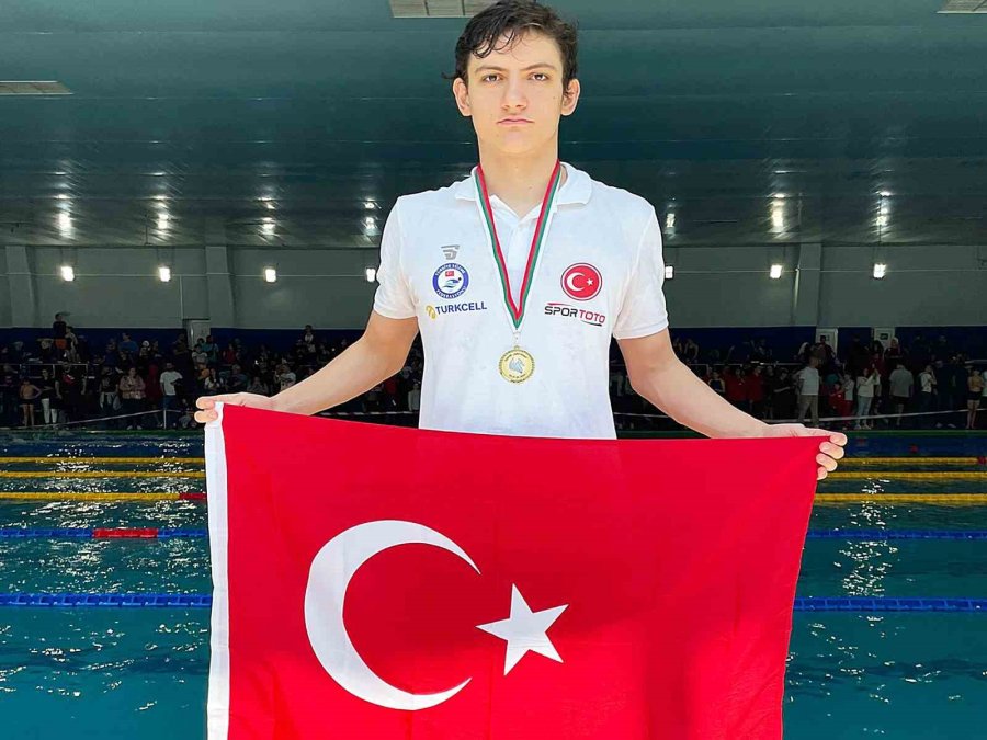 Antalyasporlu Kulaçlardan 3’er Madalya