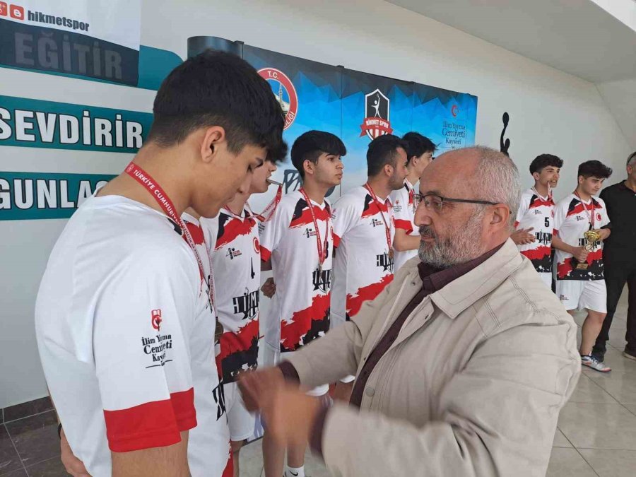 İmam-hatip Okulları Arasında Spor Heyecanı Devam Ediyor