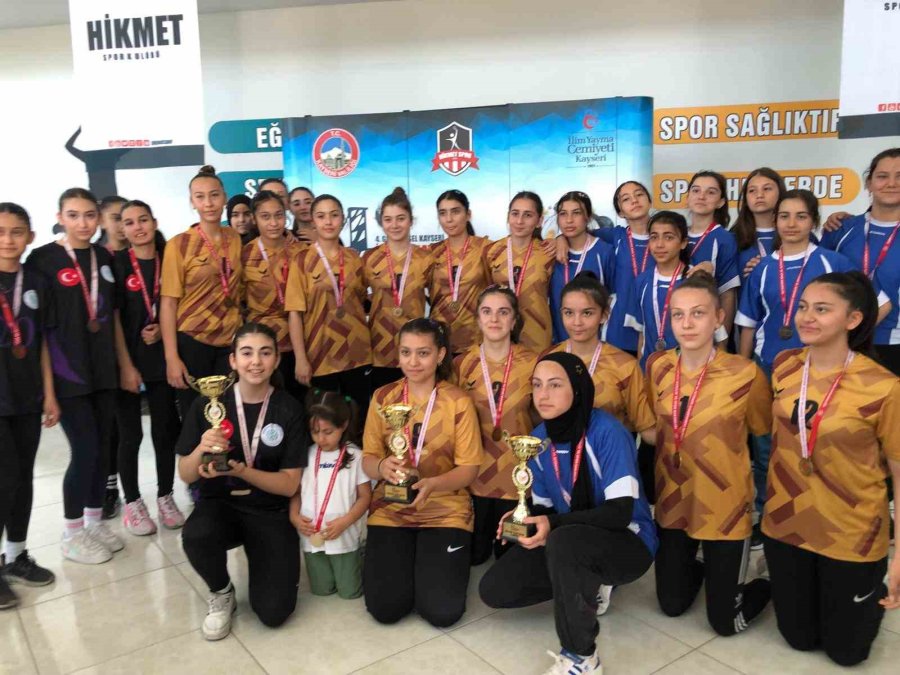 İmam-hatip Okulları Arasında Spor Heyecanı Devam Ediyor