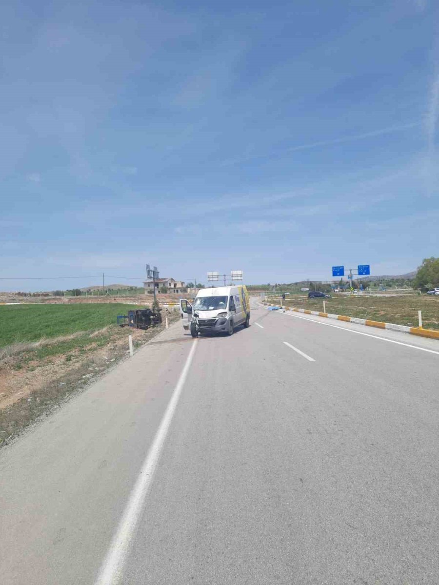 Konya’da Minibüs İle Patpat Çarpıştı: 1 Ölü