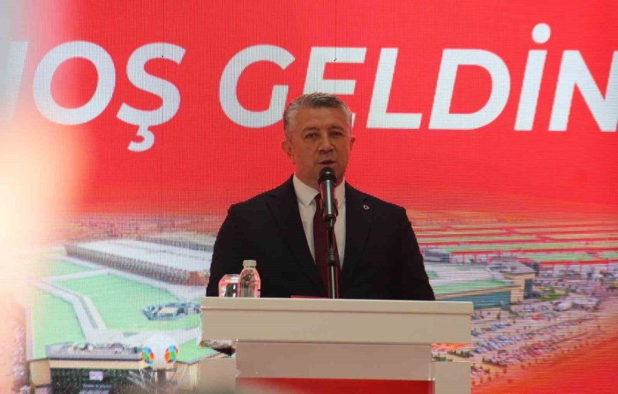 Kumsmall’da ’mobilyada Moda Show’ Başladı