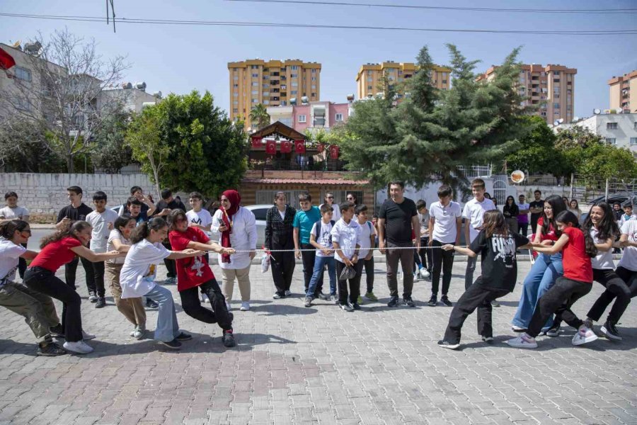 Mersin’de 23 Nisan Coşkusu Kente Yayıldı