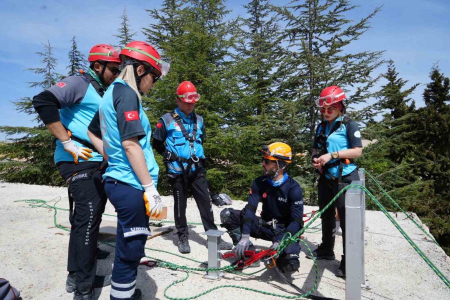 Niğde’de Umke Ekiplerine Arama Kurtarma Eğitimi Verildi