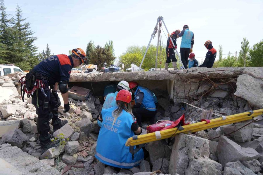 Niğde’de Umke Ekiplerine Arama Kurtarma Eğitimi Verildi
