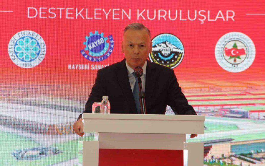 Kumsmall’da ’mobilyada Moda Show’ Başladı