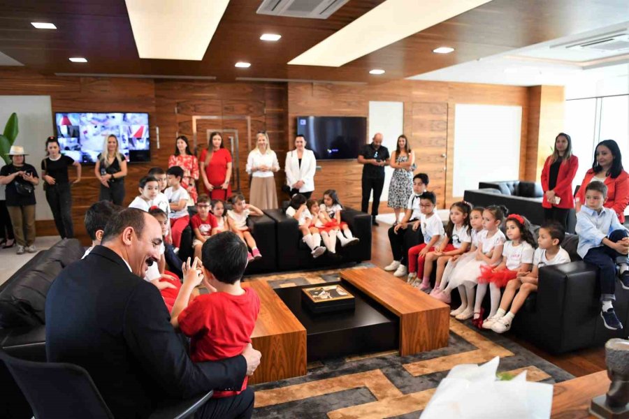 Bugün Konyaaltı’nı Çocuklar Yönetti