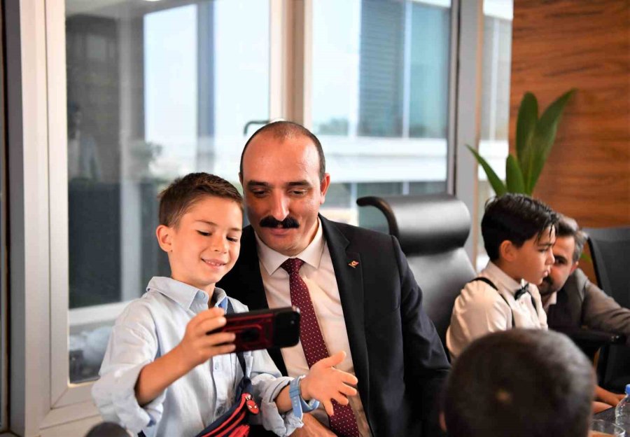 Bugün Konyaaltı’nı Çocuklar Yönetti