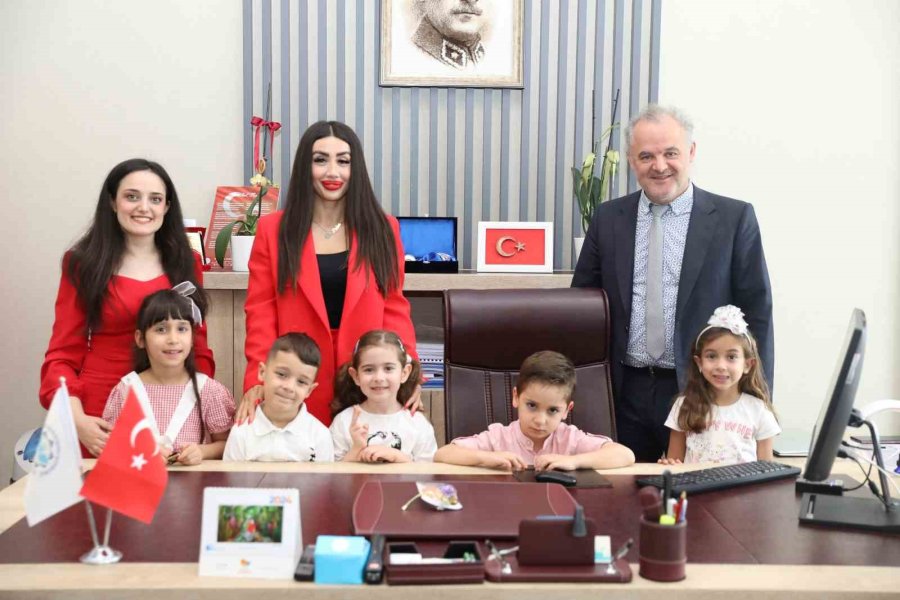 Alkü’lü Minikler Gönülleri Fethetti