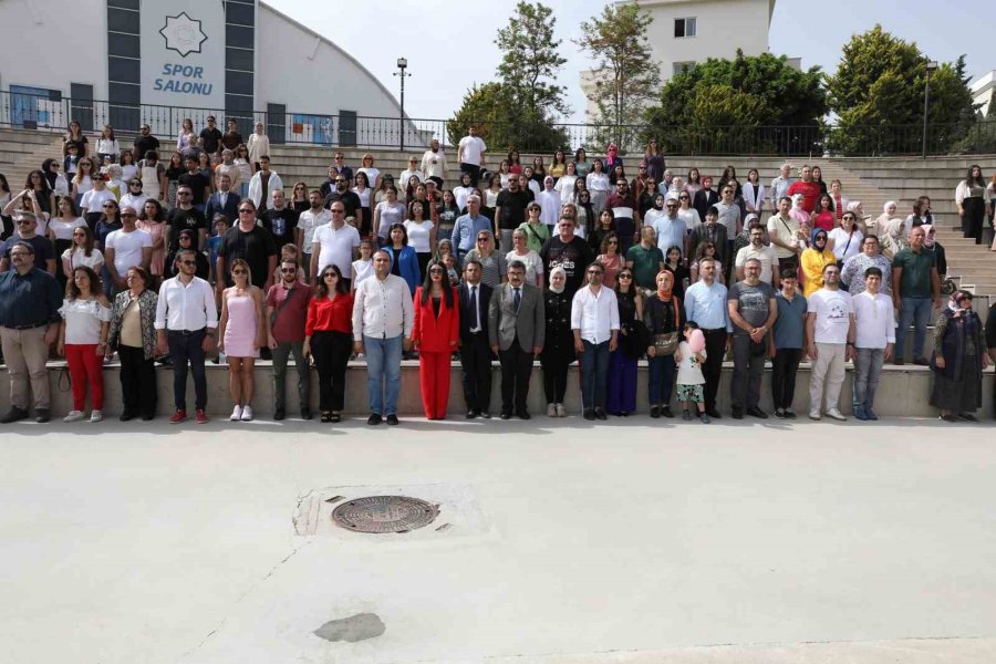 Alkü’lü Minikler Gönülleri Fethetti