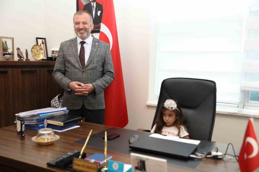 Alkü’lü Minikler Gönülleri Fethetti