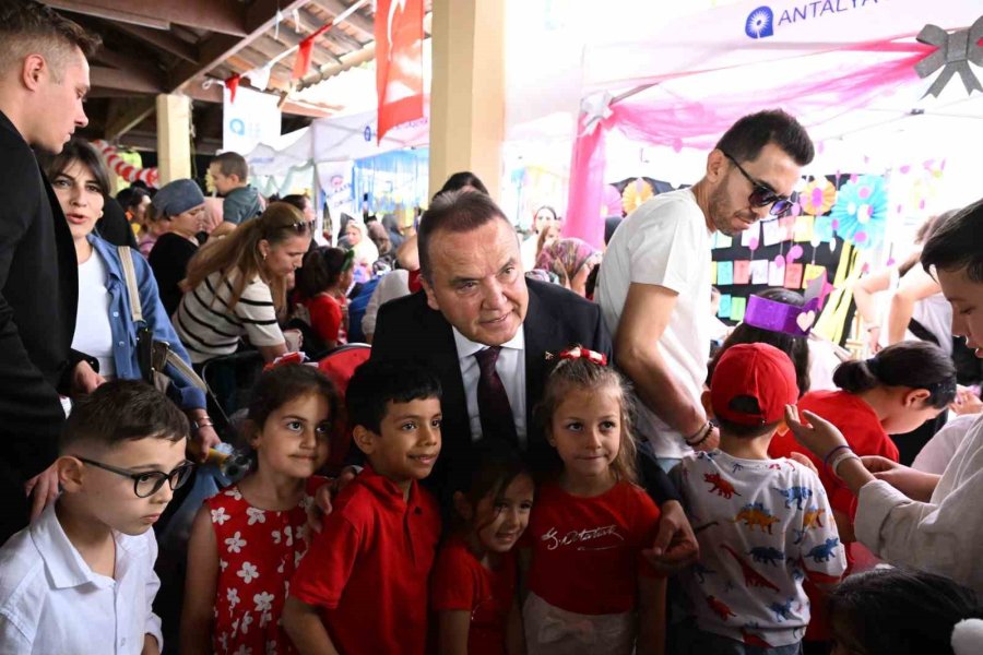 Dünya Çocukları Antalya’dan Barış Mesajı Verdi