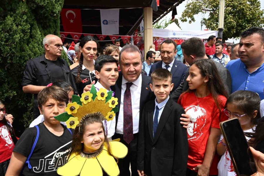 Dünya Çocukları Antalya’dan Barış Mesajı Verdi