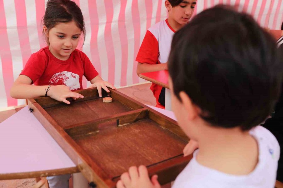 Dünya Çocukları Antalya’dan Barış Mesajı Verdi