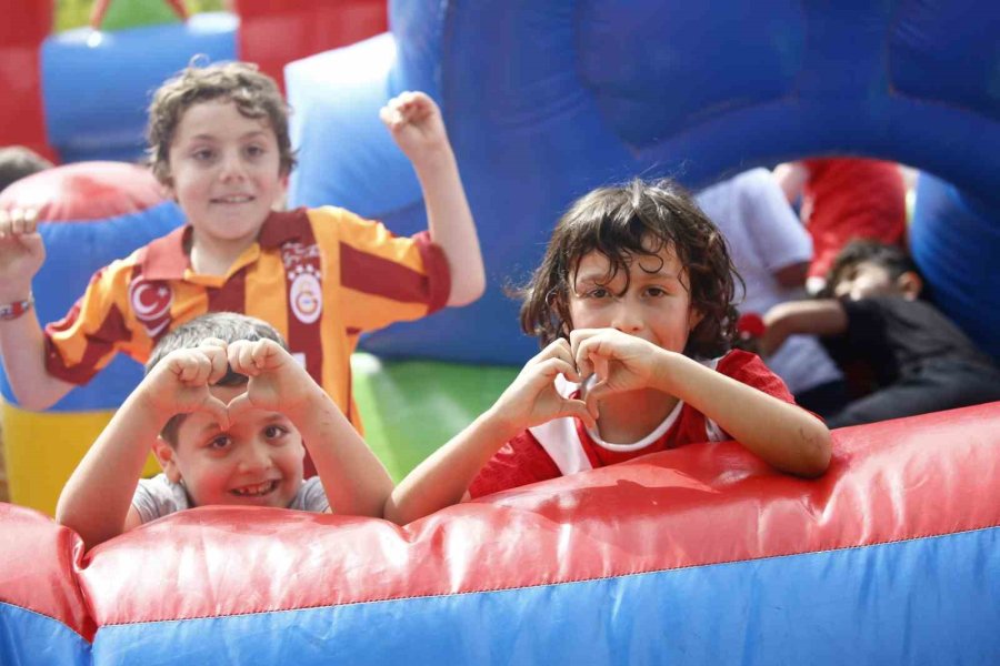 Dünya Çocukları Antalya’dan Barış Mesajı Verdi