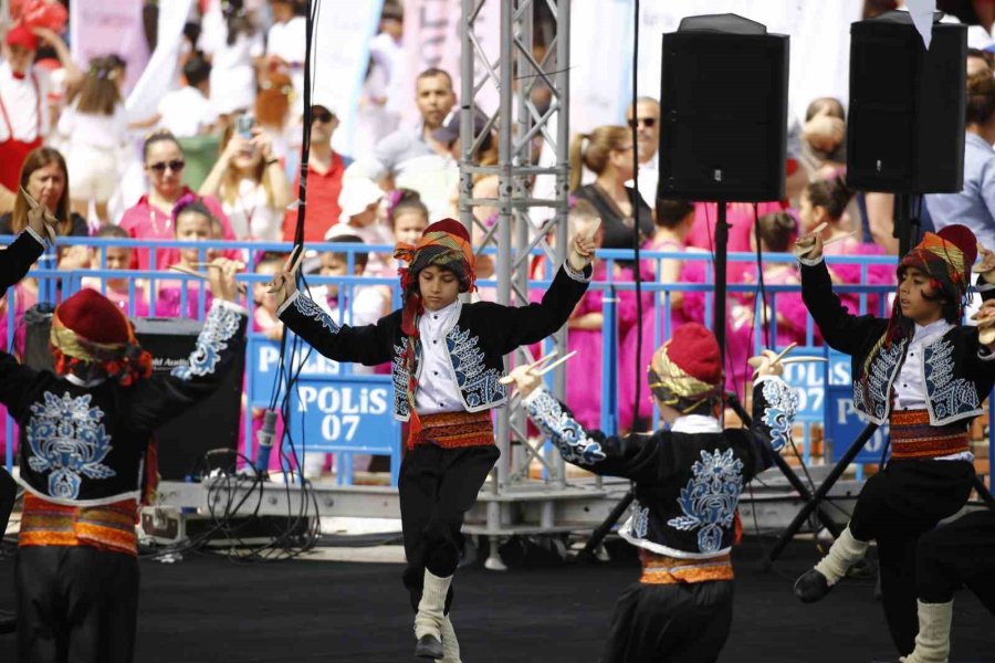 Dünya Çocukları Antalya’dan Barış Mesajı Verdi