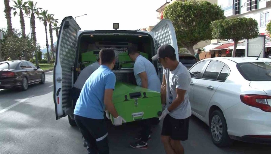 Alanya’da Bir Turist Sahilde Ölü Bulundu