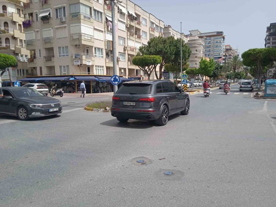 Sürekli Kaza Yaşanan Kavşak Vatandaşı İsyan Ettirdi