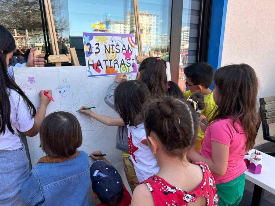 Büyükşehir’in Çocuk Kütüphanesi’nde "23 Nisan" Coşkusu