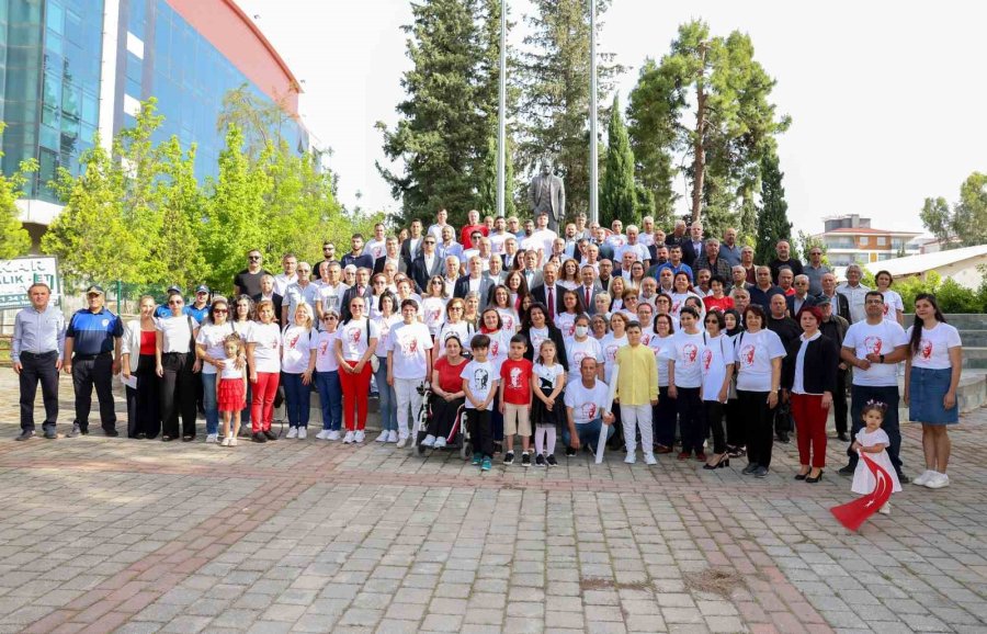 Başkan Menderes Dal Koltuğunu Çocuk Başkana Devretti