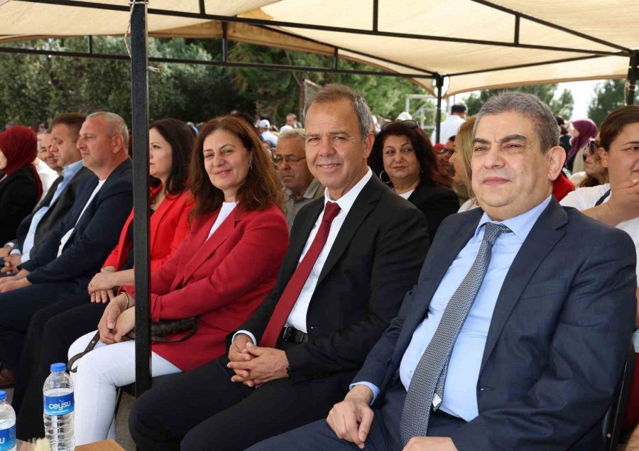 Başkan Menderes Dal Koltuğunu Çocuk Başkana Devretti