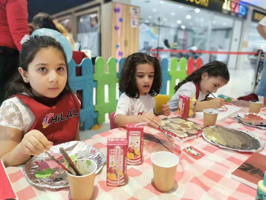 Çocuklar Bayramlarını Hilal’de Kutladı