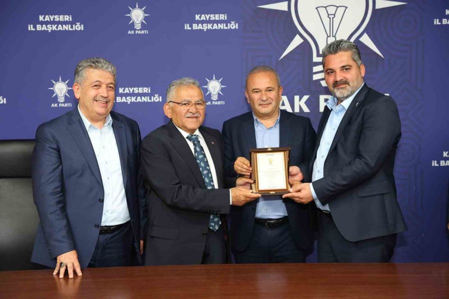 Başkan Büyükkılıç, Ak Parti Kayseri İl Başkanlığı Yönetim Kurulu Toplantısı’na Katıldı