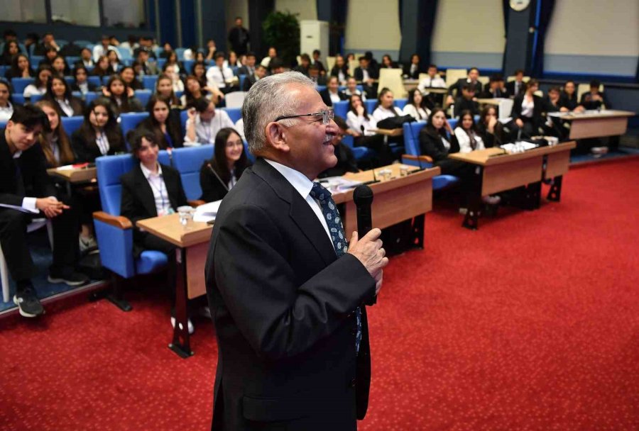 Genç Dostu Başkan, Öğrencilere Tbmm Gezisi Sözü Verdi