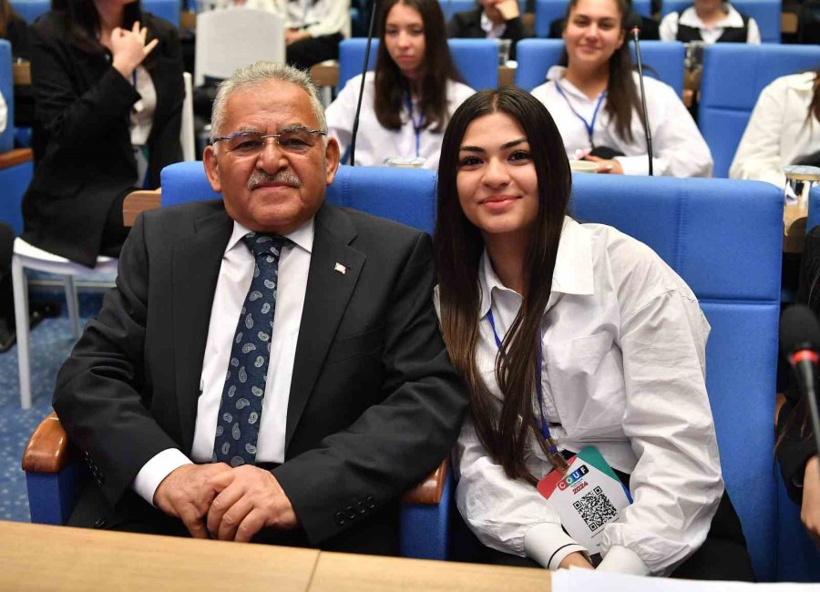 Genç Dostu Başkan, Öğrencilere Tbmm Gezisi Sözü Verdi