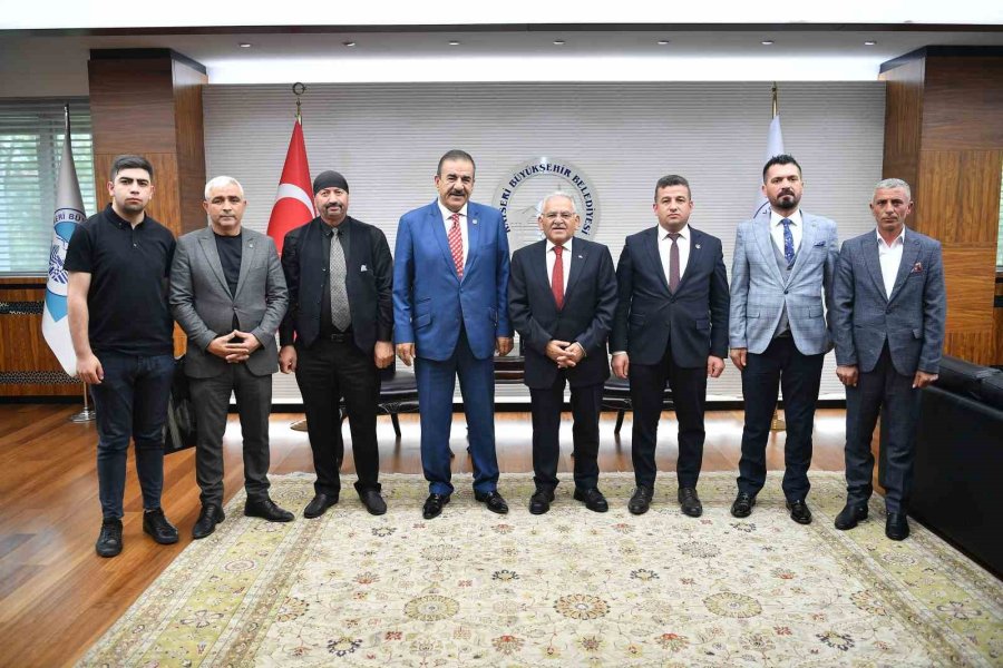 Başkan Büyükkılıç’a Şehrin Tebrik Ziyaretleri Sürüyor