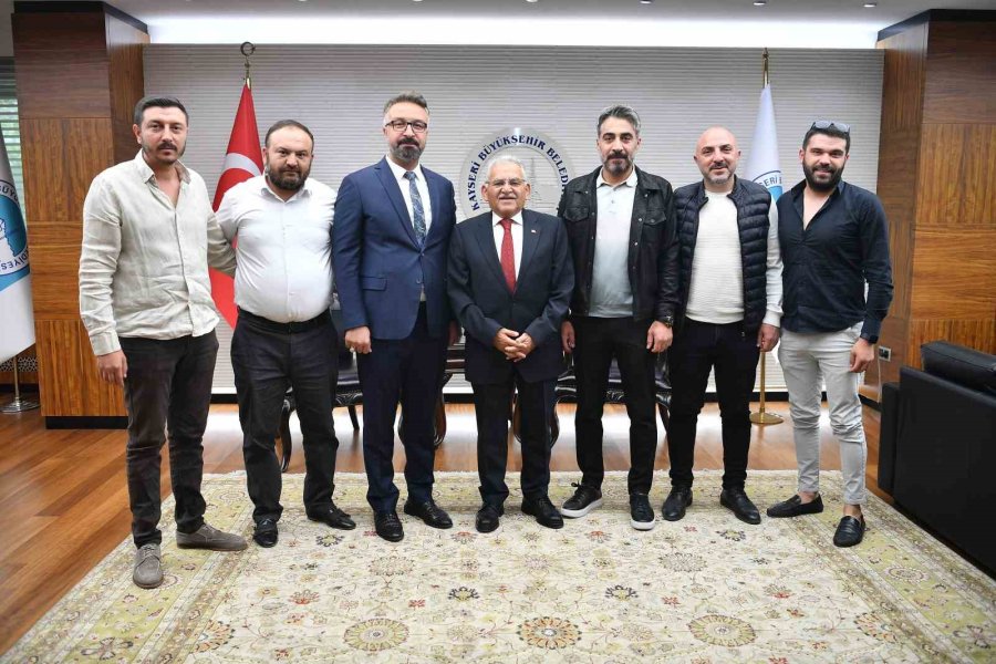 Başkan Büyükkılıç’a Şehrin Tebrik Ziyaretleri Sürüyor