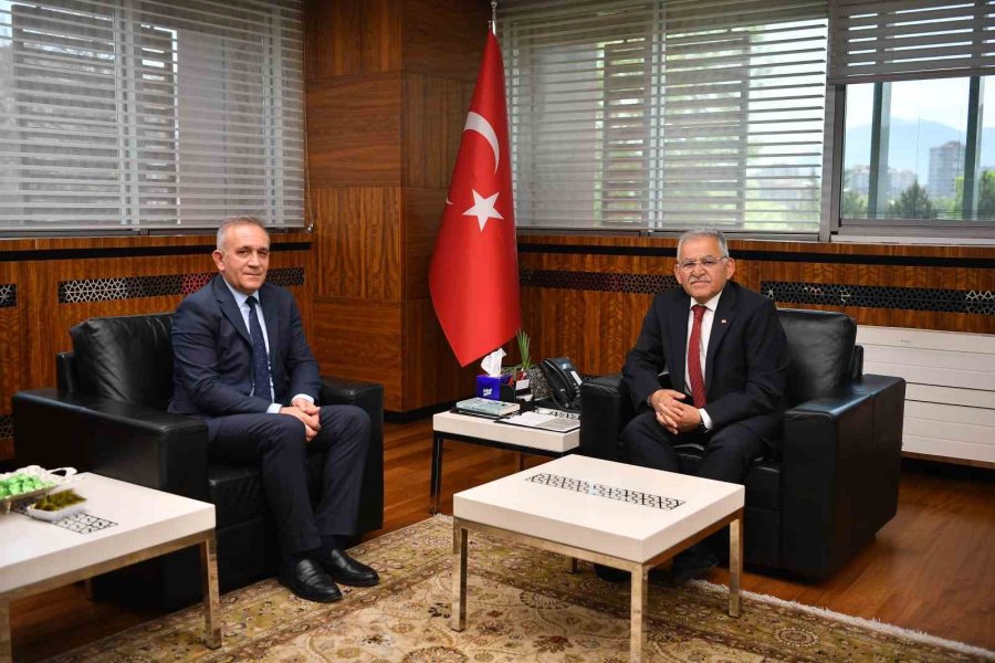 Başkan Büyükkılıç’a Şehrin Tebrik Ziyaretleri Sürüyor