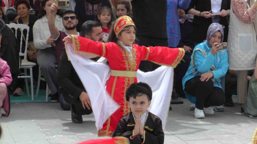 Kayseri’de Çocuklar 23 Nisan’ı Coşkuyla Kutladı