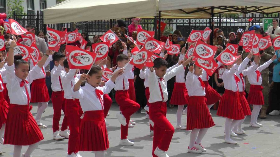 Kayseri’de Çocuklar 23 Nisan’ı Coşkuyla Kutladı