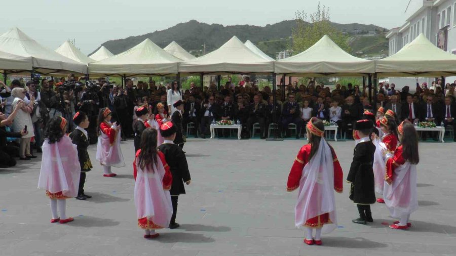 Kayseri’de Çocuklar 23 Nisan’ı Coşkuyla Kutladı