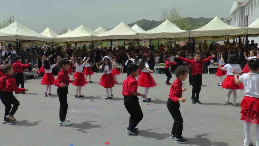 Kayseri’de Çocuklar 23 Nisan’ı Coşkuyla Kutladı