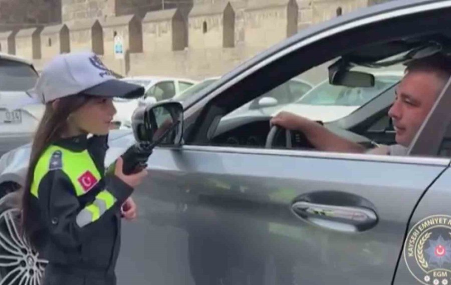 Çocuklar Trafik Polisi Oldu, Denetimlere Katıldı