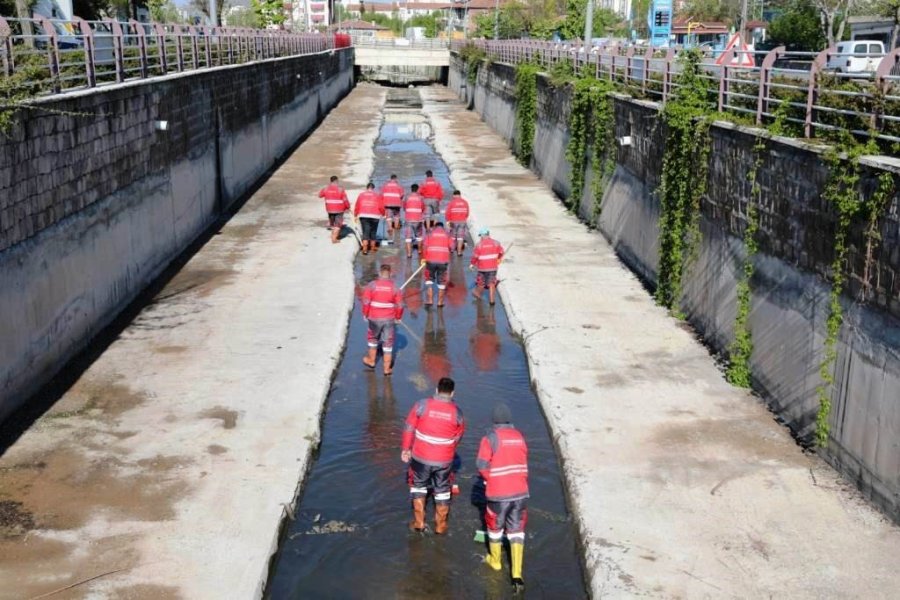 Kocasinan, Drone İle Tüm Açık Alanları İlaçlıyor