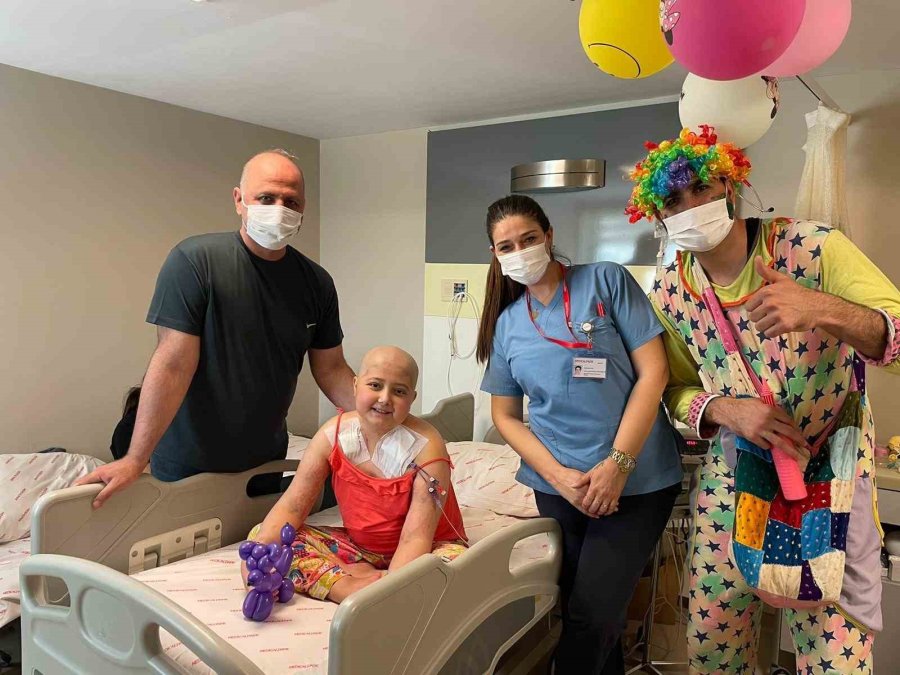 Kemik İliği Nakli Olan Ve Nakil Bekleyen Çocuklara ‘palyaço’ Sürprizi